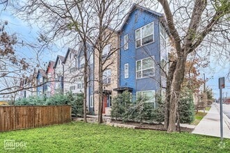Building Photo - 301 E Lamar St