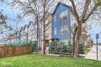 Building Photo - 301 E Lamar St