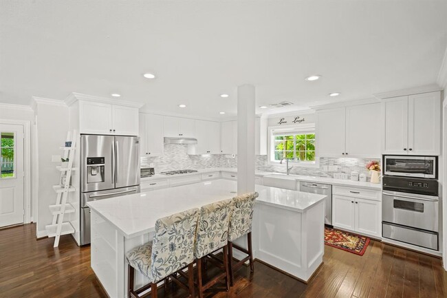 Building Photo - 4943 Cheena Dr