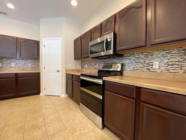 Building Photo - 13131 Penshurst Ln