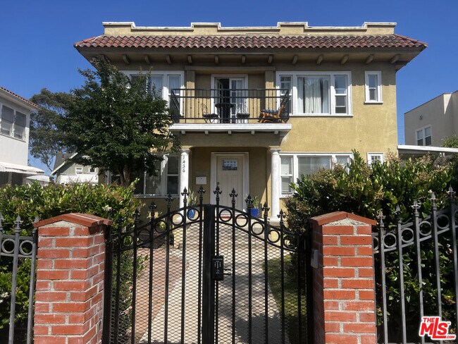 Building Photo - 1438 S Norton Ave