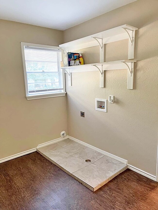 Building Photo - Great 4 Bdrm 2 Bath Home for Lease in Gainesville, Tx