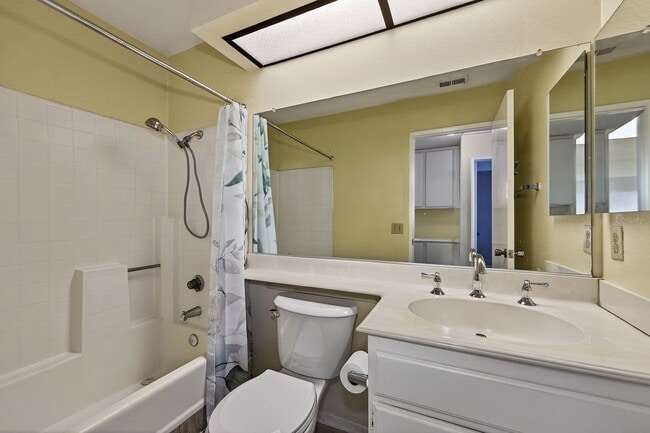 Building Photo - 3-Bedroom 2-Story Redlands Home with Big Backyard