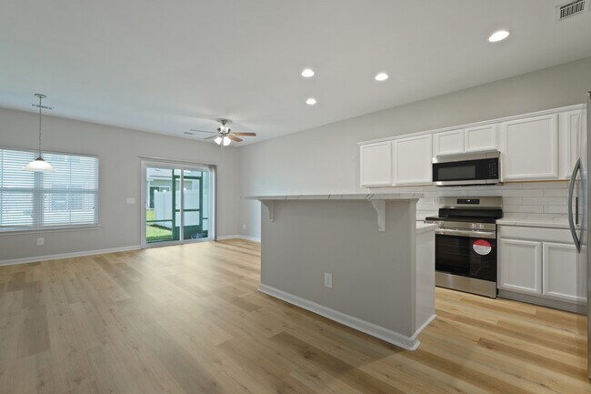 Building Photo - 10 Brown Thrasher Ct