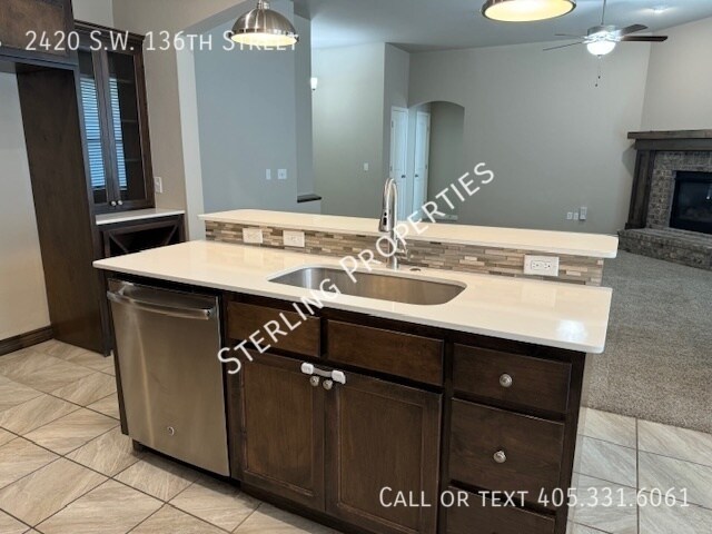 Building Photo - 2420 SW 136th St