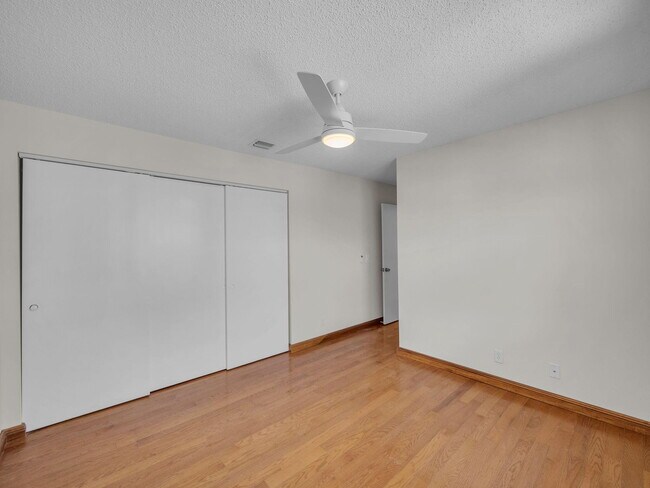 Building Photo - 1744 Shoreside Cir