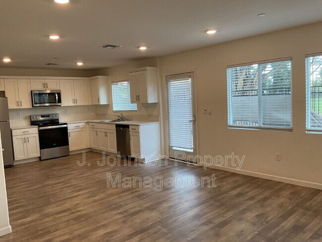 Building Photo - 470 Miwok Ln