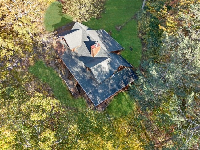 Building Photo - 165 Cascade Rd