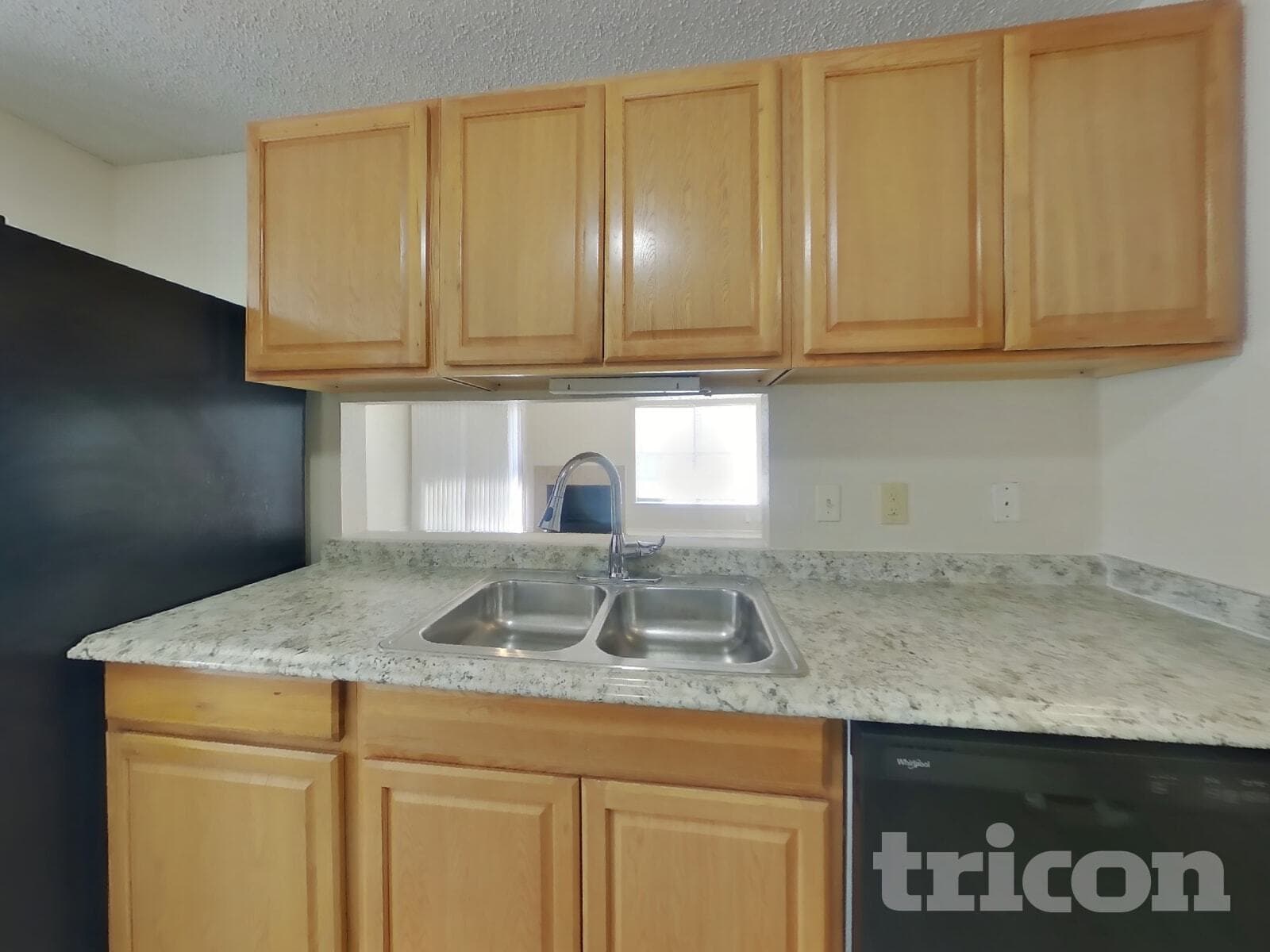 Building Photo - 10526 Kinderhook Dr