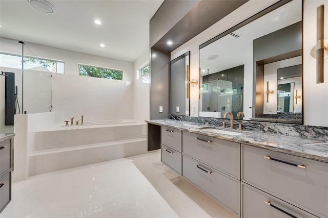 Building Photo - 6411 Royal Ln