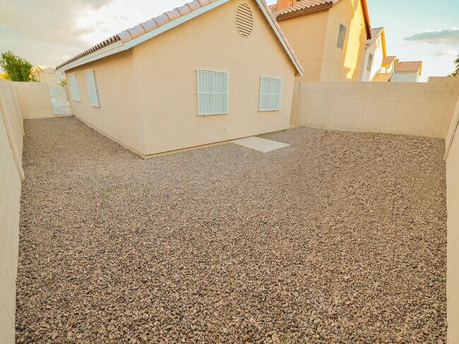 Building Photo - 3825 Gulliver St