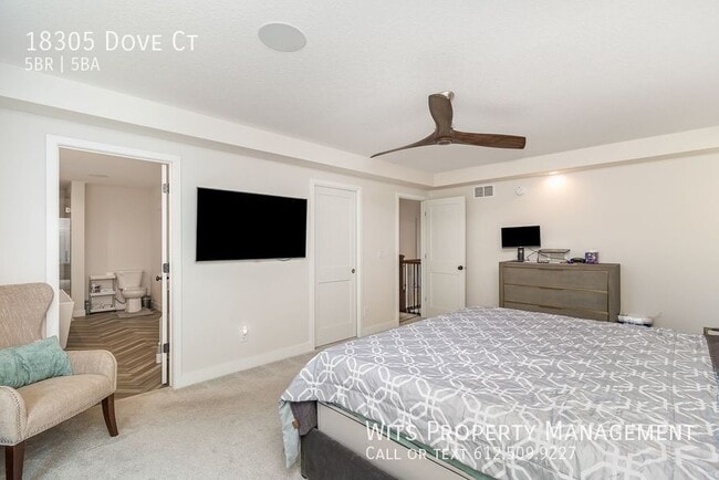 Building Photo - 18305 Dove Ct