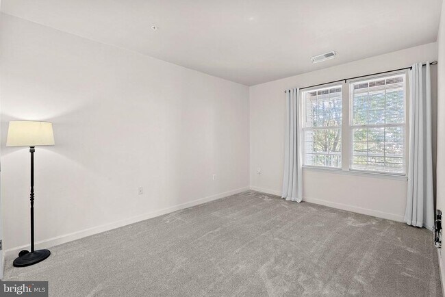 Building Photo - 42470 Pennyroyal Sq
