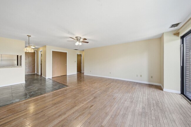 Building Photo - 30 Conant St