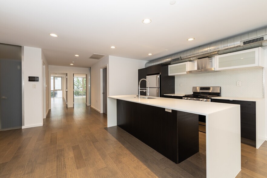 Building Photo - 1422 N 7th St