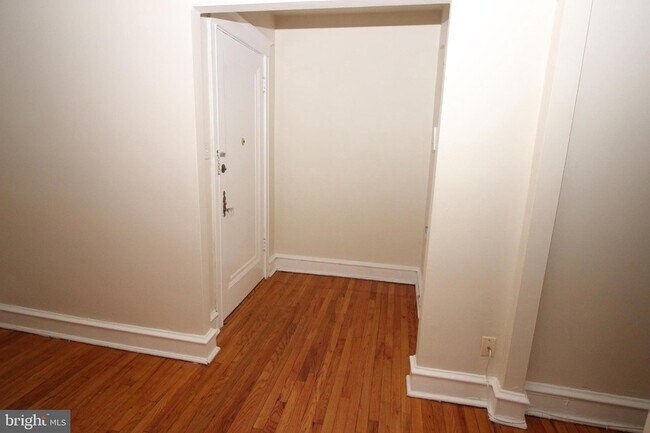 Building Photo - 7876 Spring Ave