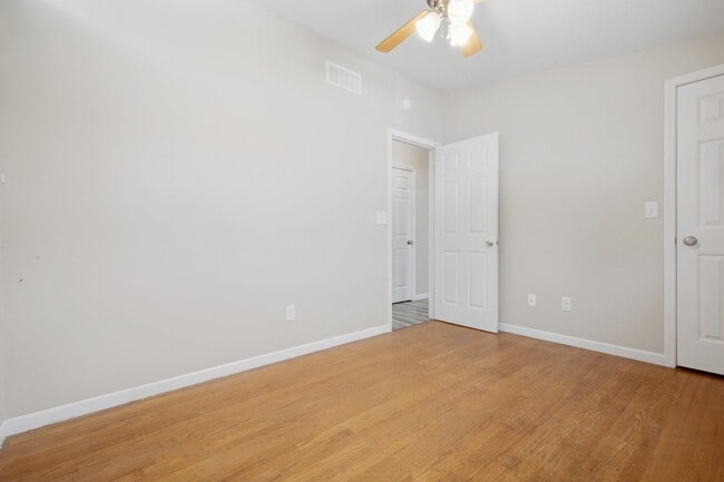 Building Photo - 2309 Anderson Ave