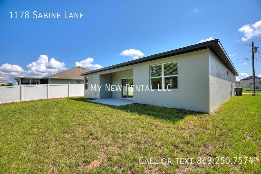 Building Photo - 1178 Sabine Ln