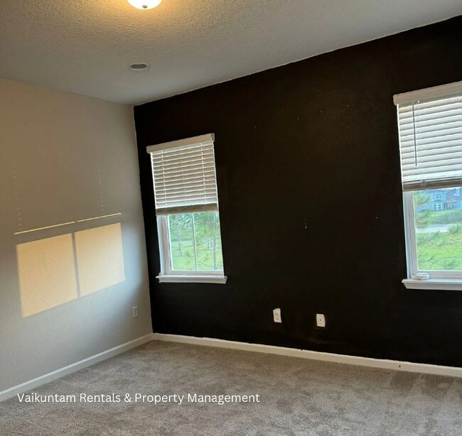 Building Photo - 370 Richmond Dr