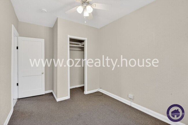 Building Photo - 1913 Newport Ave