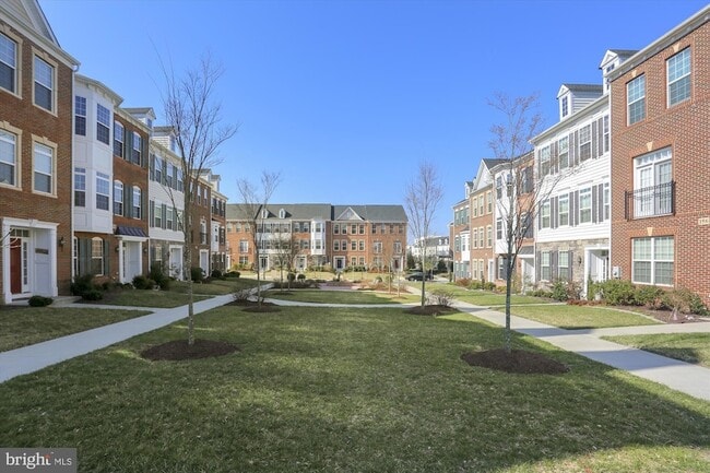 Building Photo - 217 Highland Ridge Ave