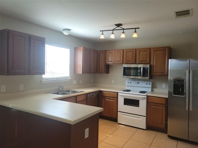 Building Photo - 703 Indian Meadow Dr