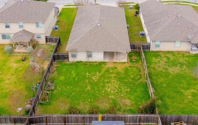 Building Photo - 328 Baldwin St