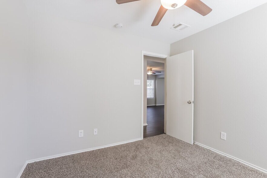 Building Photo - 20619 Tayman Oaks Dr