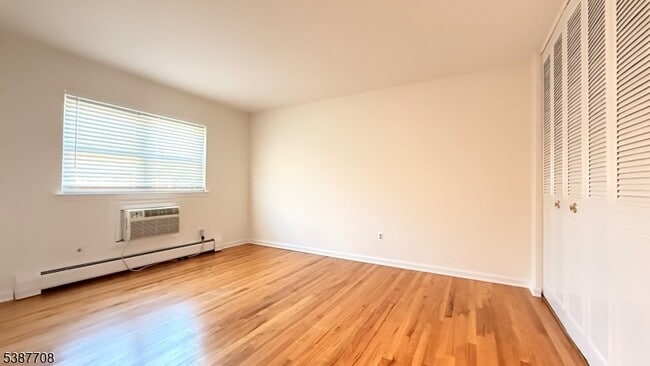 Building Photo - 132 Ramsey Park Ct