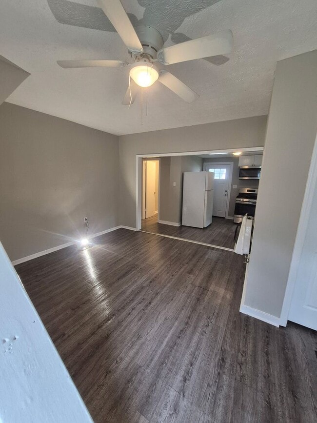Building Photo - 542 Woodford Ave