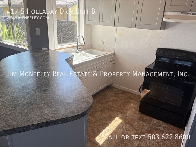 Building Photo - 417 S Holladay Dr