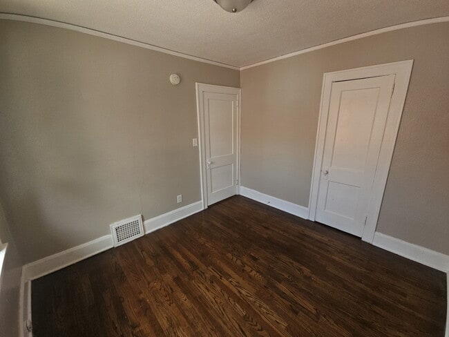 Building Photo - 1313 Evelyn St
