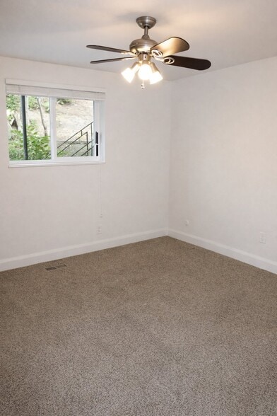 Building Photo - 475 Wall St