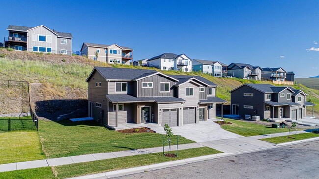Building Photo - New South Hills Duplex Stunner!