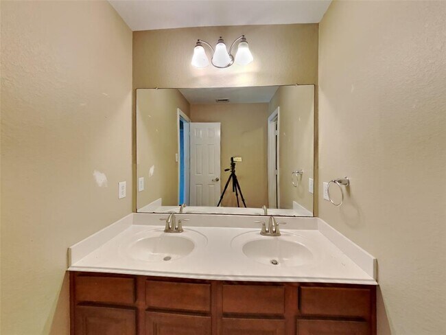 Building Photo - 13826 McKinney Creek Ln