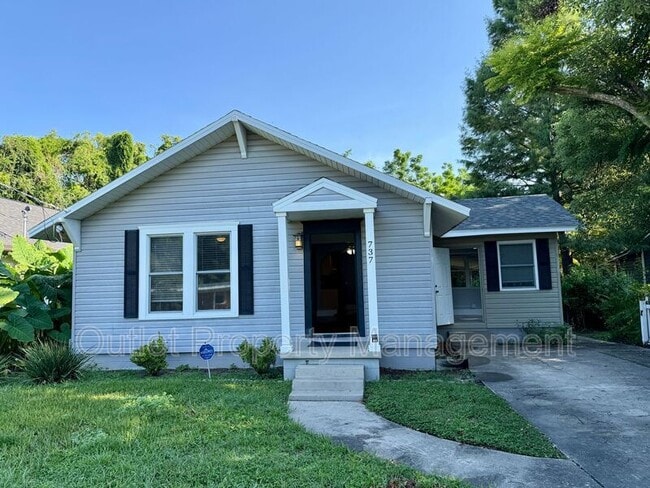Primary Photo - 737 Carlson Dr