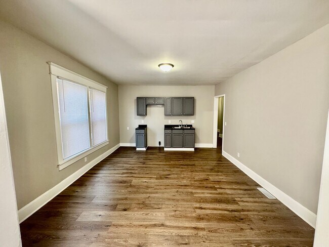 Building Photo - 4725 Southern Pkwy