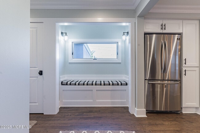 Building Photo - 605 Monmouth Ave