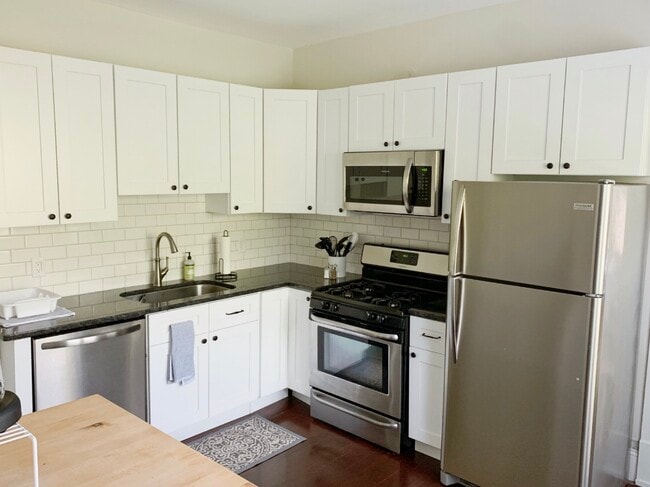 Building Photo - Griggs Duplex