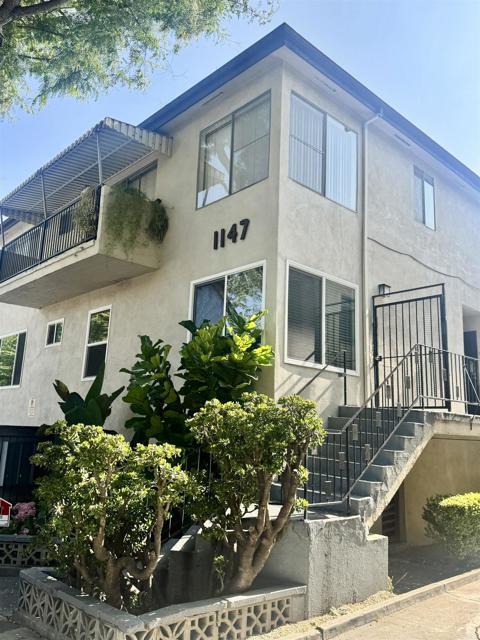 Building Photo - 1147 N Vista St