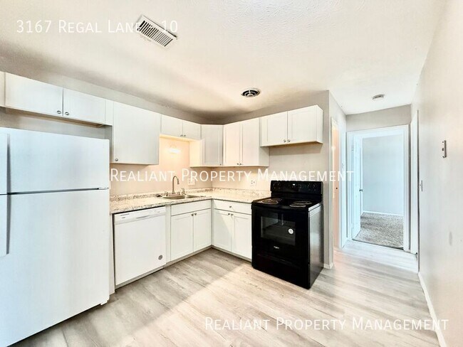 Building Photo - 3167 Regal Ln