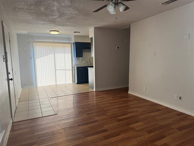 Building Photo - 10622 Golden Quail Dr