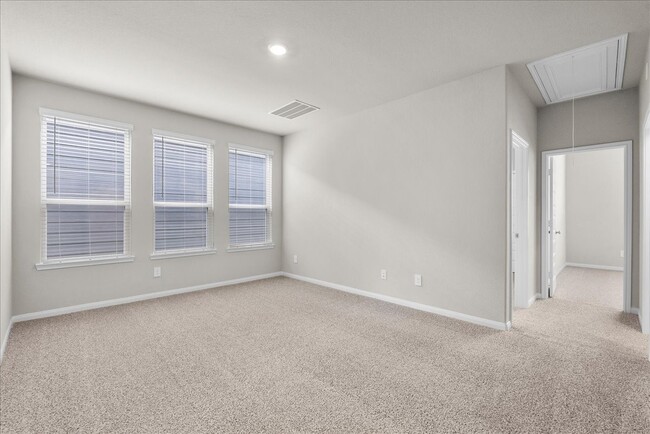 Building Photo - 700 Topwater Trl