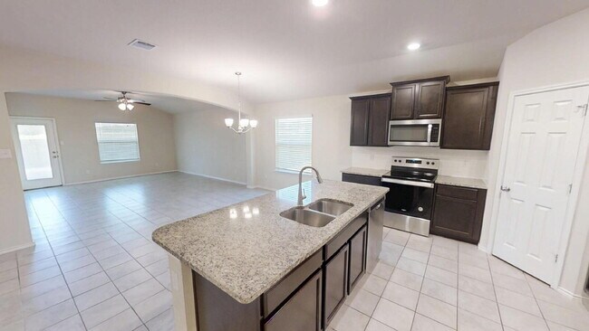 Building Photo - "Charming 4-Bed Home in Copperas Cove with...