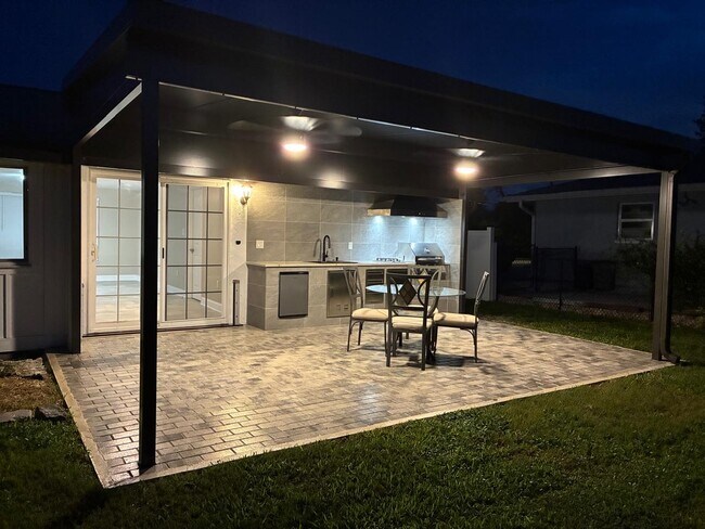 Building Photo - 5103 Condado Terrace