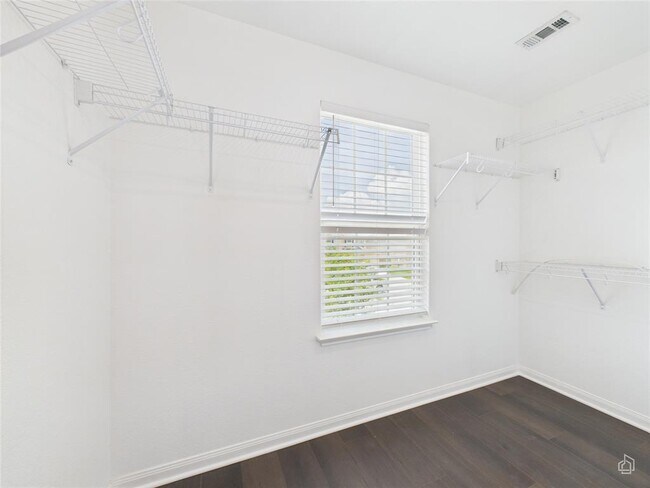 Building Photo - 1687 Twin Estates Dr