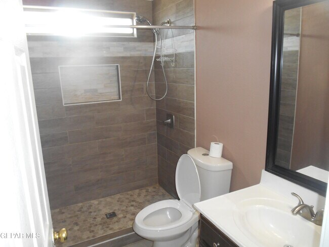 Building Photo - 14017 Tierra Vergel Dr