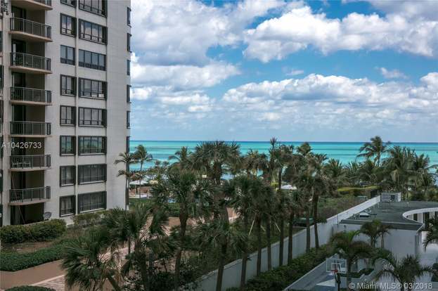 Building Photo - 10155 Collins Ave