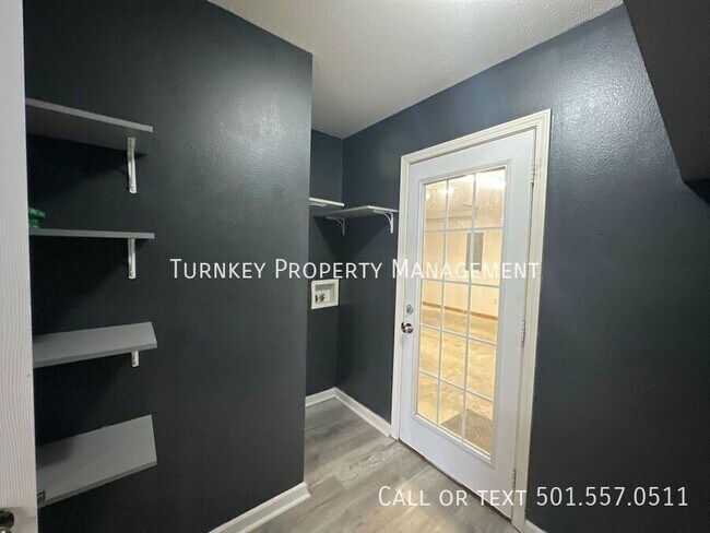 Building Photo - 2919 Gage Dr