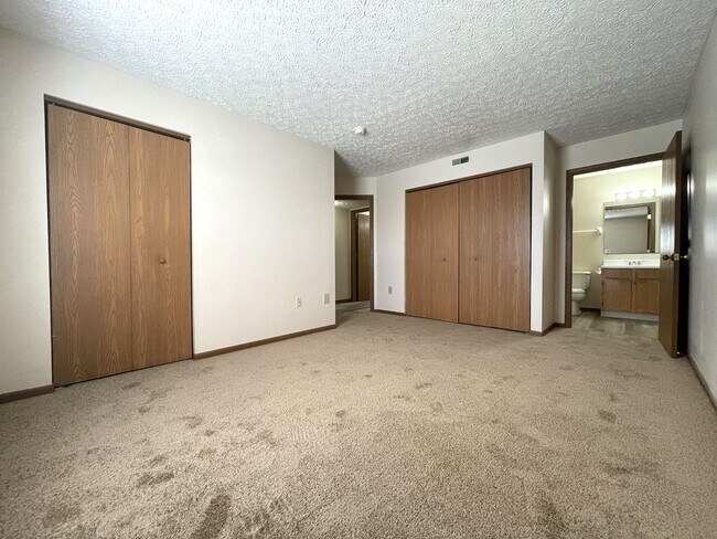 Building Photo - 5636 Cypress Chase